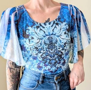 Espresso Vintage Y2K Blue and White Butterfly Sleeve Mandala Blouse